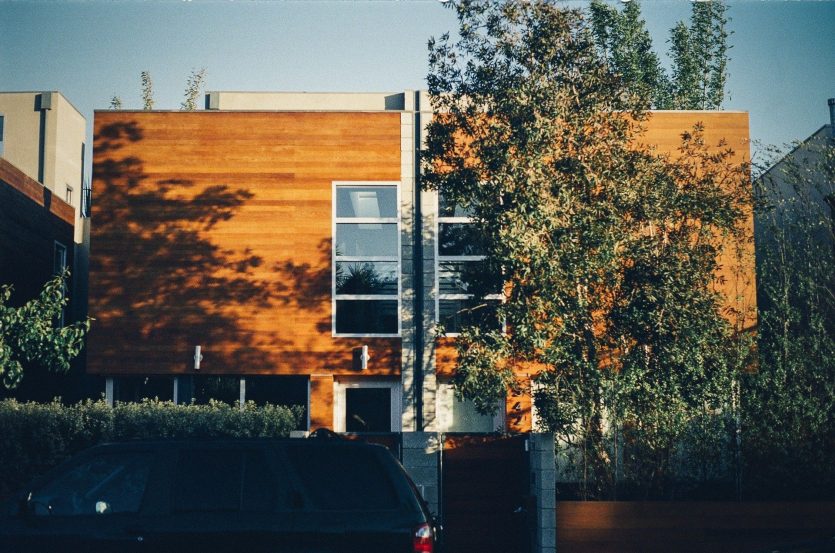 10 wood-house-modern cw echinox banner